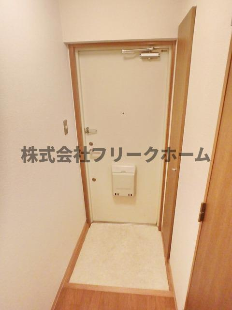 小金井市東町４丁目の賃貸マンションの玄関