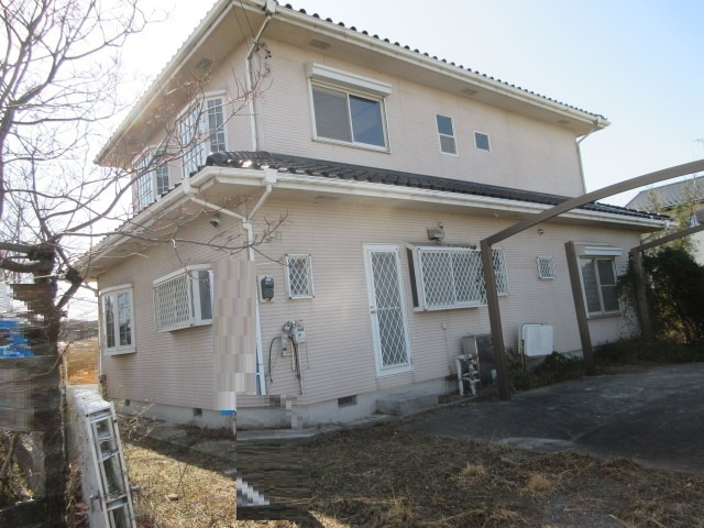 中古戸建　熊谷市三本1478-2（リフォーム住宅）の前面道路含む現地写真