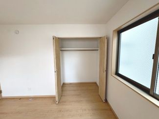 【収納】 | 旭ヶ丘北町２丁　中古戸建 | ☆広々４ＬＤＫの暮らしやすいお住まい☆お子様のお部屋や趣味のお部屋もご用意いただけます♪