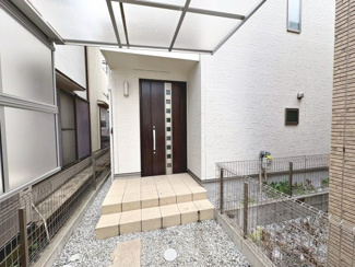 【玄関】 | 旭ヶ丘北町２丁　中古戸建 | 堺市立大仙小学校まで徒歩８分！小学校まで徒歩１０分圏内ですので、お子様の登下校も安心ですね！