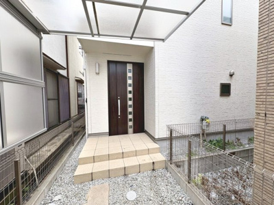 【玄関】 | 旭ヶ丘北町２丁　中古戸建 | 堺市立大仙小学校まで徒歩８分！小学校まで徒歩１０分圏内ですので、お子様の登下校も安心ですね！