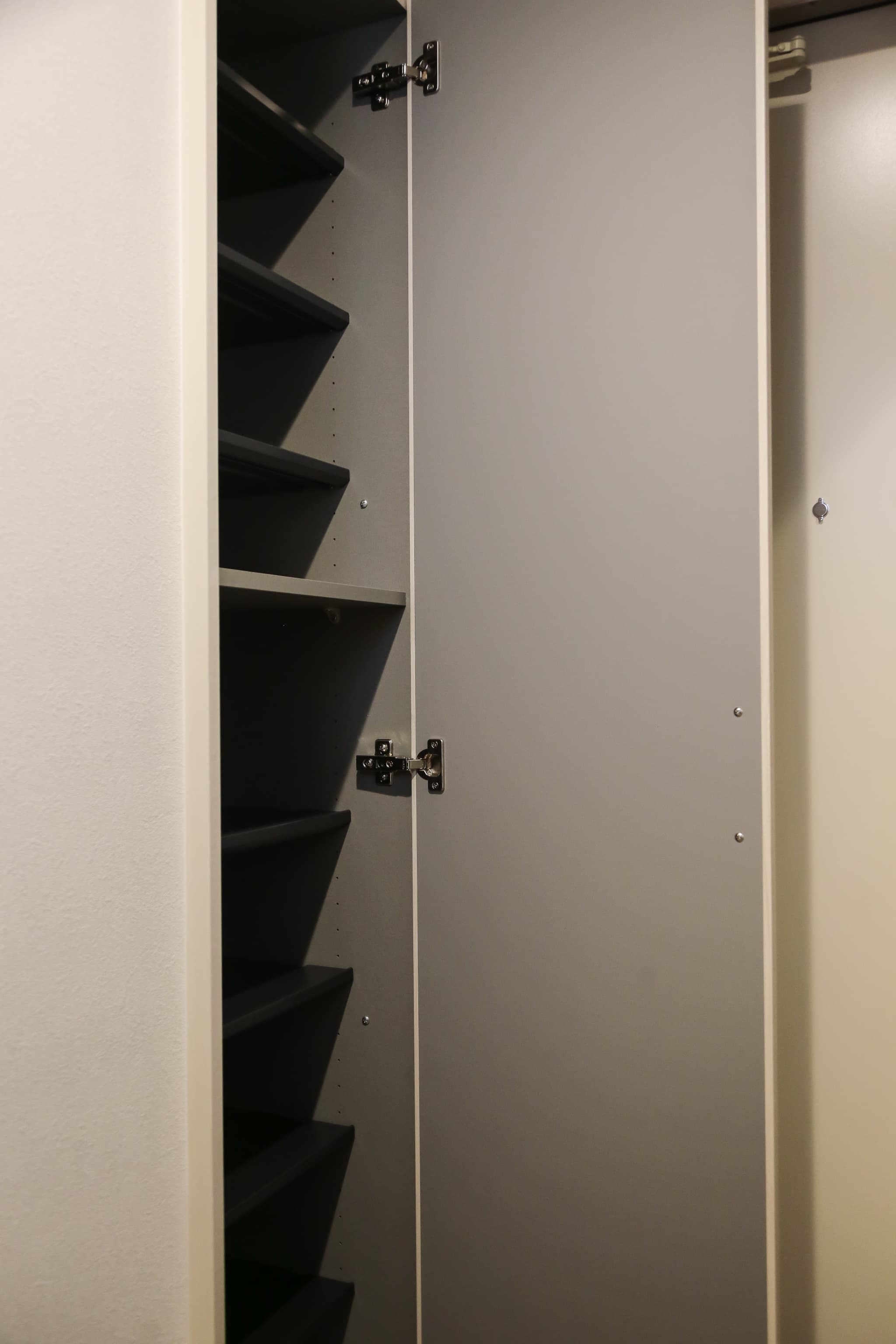 【収納】 | Calm古賀 | 散らかりがちな玄関もシューズBOXがあるのですっきりと片付きます♪写真は類似のお部屋です。