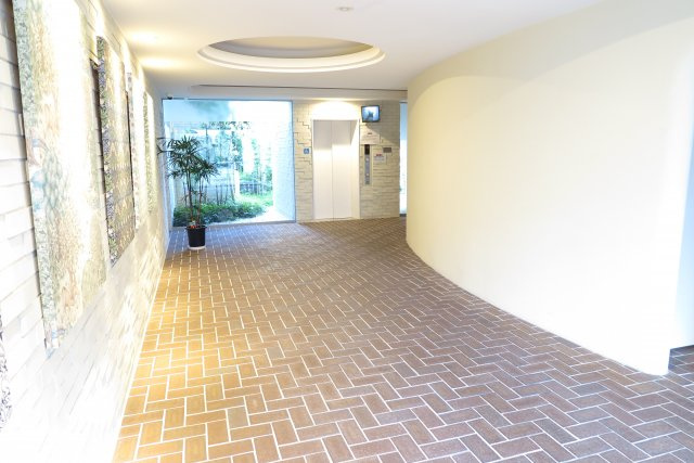 リンデンプラザ心斎橋のエントランス
