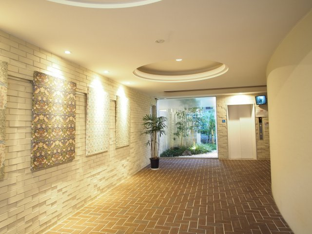 リンデンプラザ心斎橋のエントランス