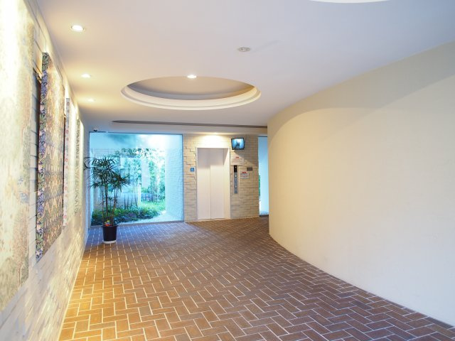 リンデンプラザ心斎橋のエントランス