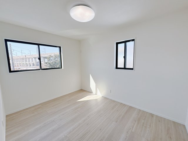 【クライン】下野市川中子 第1期の収納|〇1号棟2F洋室ウォークインクローゼット〇
2部屋にウォークインクローゼット完備♪お部屋はすっきり片付いていつも快適♪
※2026年2月撮影