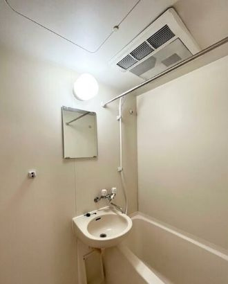 ロイヤルパレス中野坂上の浴室|浴室乾燥機付き★