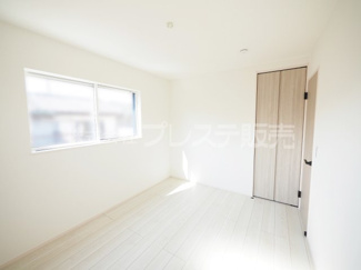 【洋室】 | 現地写真（２階洋室）