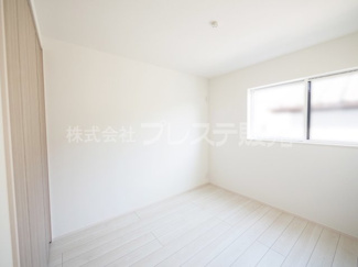 【洋室】 | 現地写真（２階洋室）