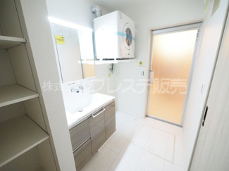 【洗面所】 | 現地写真（洗面）シャワー付き洗面化粧台