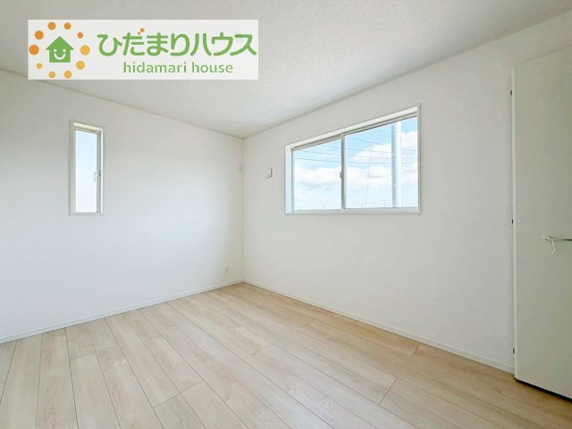 【洋室】 | 土浦市並木第15　新築戸建　5号棟 | 窓が多く、明るい空間を演出してくれます(*^^*)