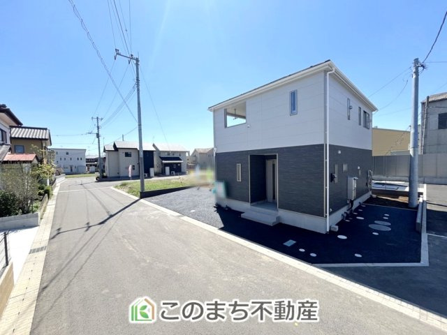 CRADLEGARDEN小山市横倉第4の前面道路含む現地写真|前面道路は広々としてます！運転が苦手な方でもお車の出し入れ簡単で安心です☆
