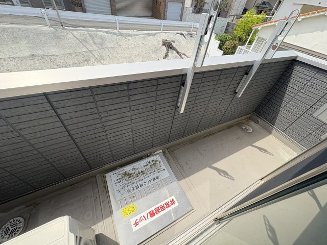YKメゾン舞子台のバルコニー