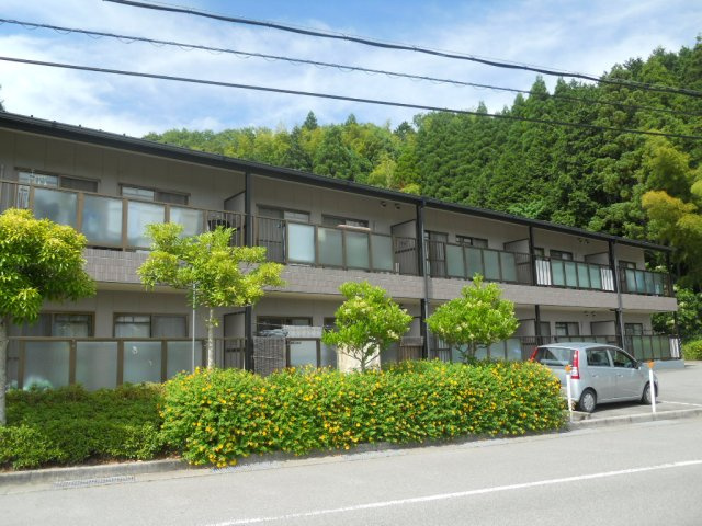 ハイコートささ山の外観