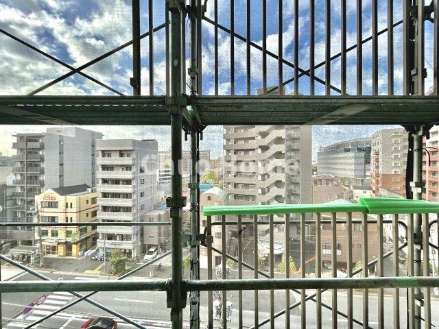 北砂四丁目住宅の展望|大規模修繕中でせっかくの眺望がわかりずらいですが、さすがに7階部分の南向きですので眺望・開放感は良好です