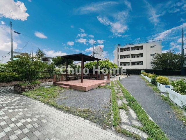 北砂四丁目住宅の中庭|敷地内には緑が多く住環境良好です