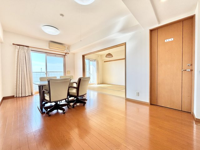 【居間・リビング】の画像