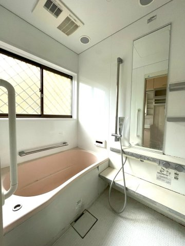 二宮町二宮・中古戸建の浴室