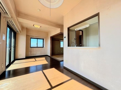 【居間・リビング】 | サン・ヒルズ小手指 | （LDK約12.5帖）開放感のあるリビングです