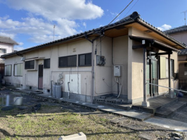 高島市安曇川町青柳中古戸建の玄関