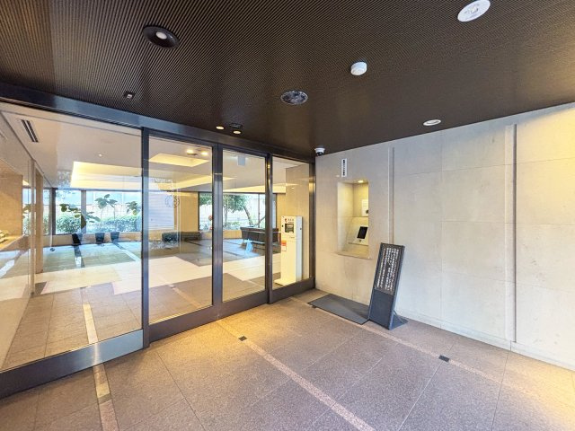 クレストフォルム月島サウススクエア　4階　のエントランス