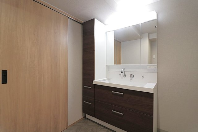 須磨パークヒルズC棟の独立洗面台