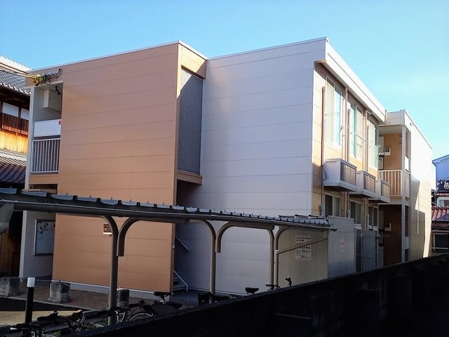 レオパレスＷＩＮＧの外観