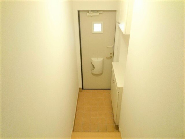 ジュネス王子の玄関