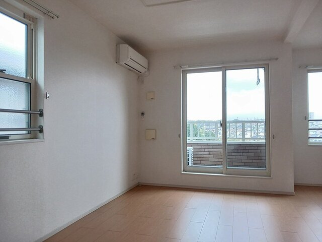 ジュネス王子の居間・リビング