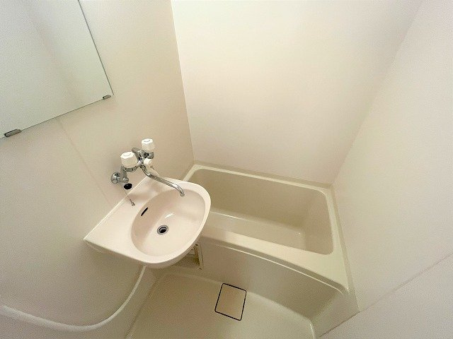 レオパレスセレザの浴室