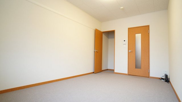 レオパレスピアーチェの居間・リビング