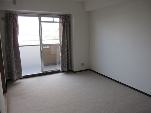 ライオンズマンション和泉上町のその他|洋室約６.２畳　※前回募集時／２０１６年７月の写真