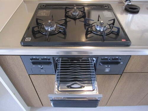 ライオンズマンション和泉上町の設備|３口ガスコンロ　※前回募集時／２０１６年７月の写真