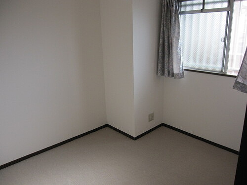 ライオンズマンション和泉上町の居間・リビング|洋室約４.３畳　※前回募集時／２０１６年７月の写真