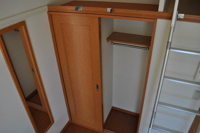 レオパレストラストの内装