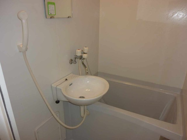 レオパレストラストの浴室