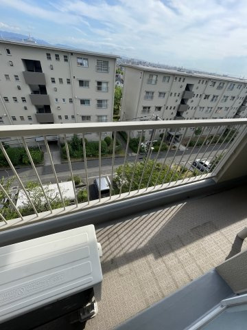 鶴山台第2住宅7号棟のバルコニー