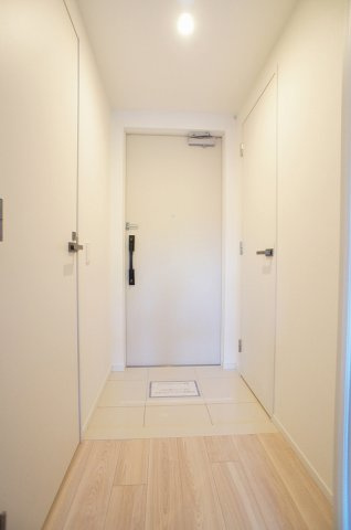 プライムメゾン江古田の杜ウェストの玄関