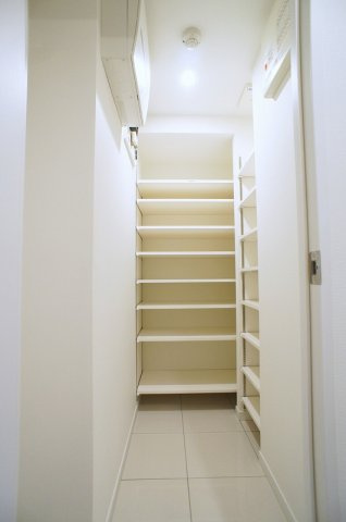 プライムメゾン江古田の杜ウェストの収納|シューズクローク