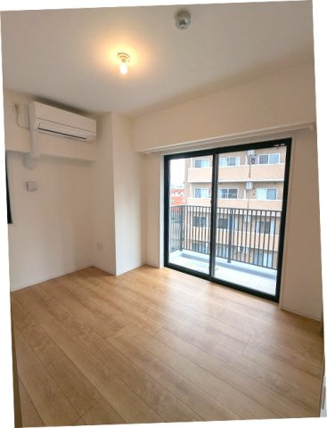 RETERRACE三ノ輪ウエストの設備|5.5帖洋室
エアコン・クローゼット付です
南東向ワイドバルコニーに面しています