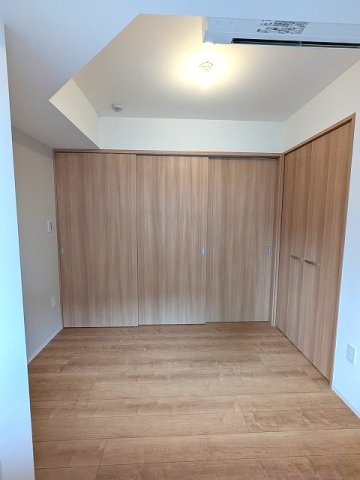 RETERRACE三ノ輪ウエストの設備|4.5帖洋室
エアコン・クローゼット付です
南東向ワイドバルコニーに面しています