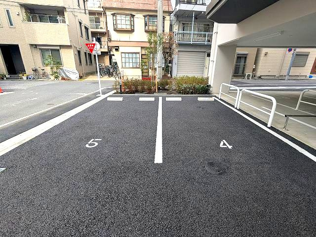 RETERRACE三ノ輪ウエストの設備|平置駐車場、空き状況は別途お問合せお願い致します