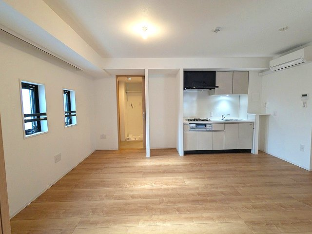 RETERRACE三ノ輪ウエストの内装|インターネット無料
他の号室と接していない独立したプライバシー確保されたお部屋です
エアコン3台付