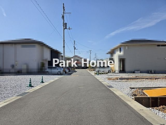 高知市鴨部 ⑨ 新築戸建ての前面道路含む現地写真