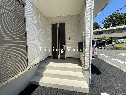 【玄関】 | 【仲介手数料０円】平塚市中里第6　新築一戸建て　1号棟　全2棟 | 1号棟　平塚市中里第6　新築一戸建て　全2棟