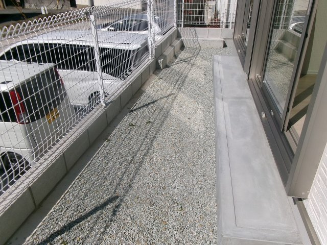 東朝霧丘戸建の庭