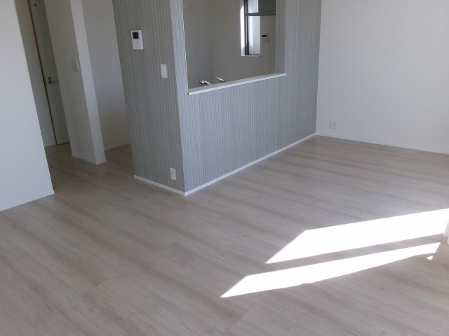 東朝霧丘戸建の居間・リビング