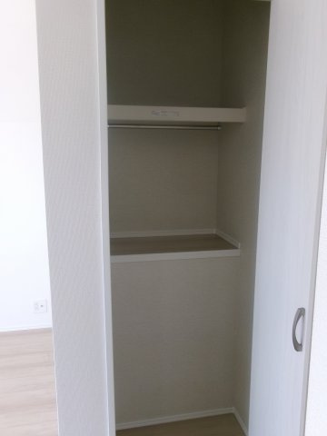 東朝霧丘戸建の収納