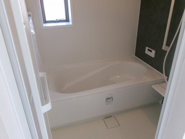 東朝霧丘戸建の浴室