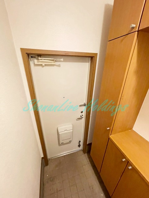 横浜市泉区中田東２丁目のテラスの玄関